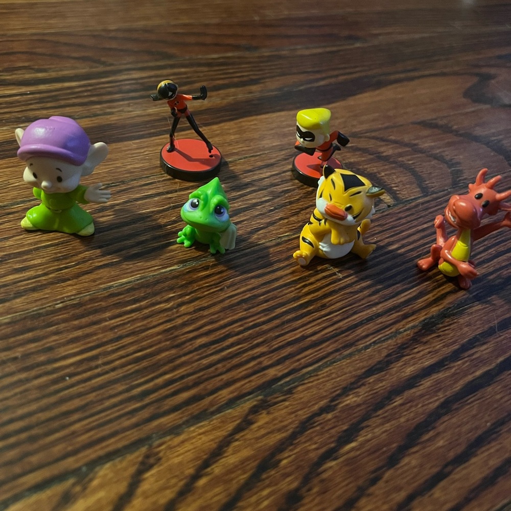 Disney Sidekick Mini Figures